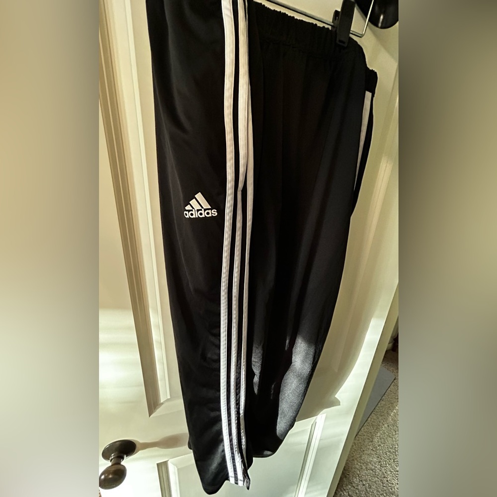 Women's Adidas Capri Pant Black/White w/Pockets - Picture 7 of 11